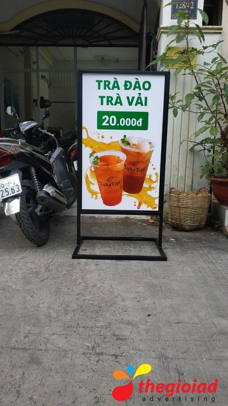 Mẫu Standee mới