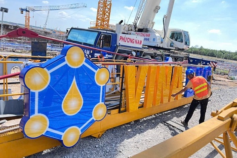 Bảng hiệu chữ Mica tòa nhà
