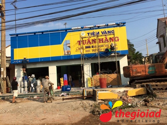 Tiệm Vàng Tuấn Hằng