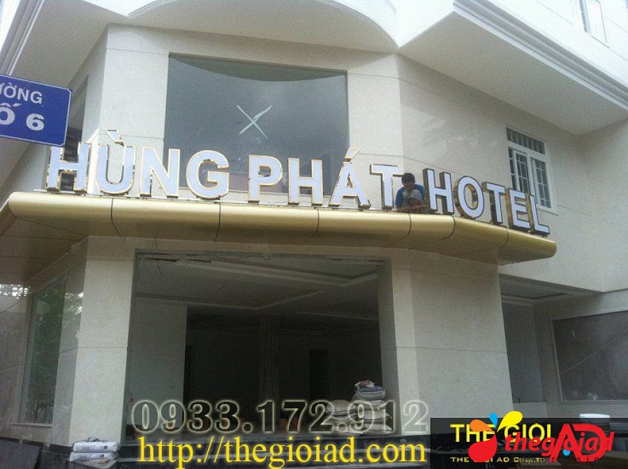 Ảnh bảng hiệu tham khảo – Thiết kế, thi công bảng hiệu chữ Inox tại Quận 1