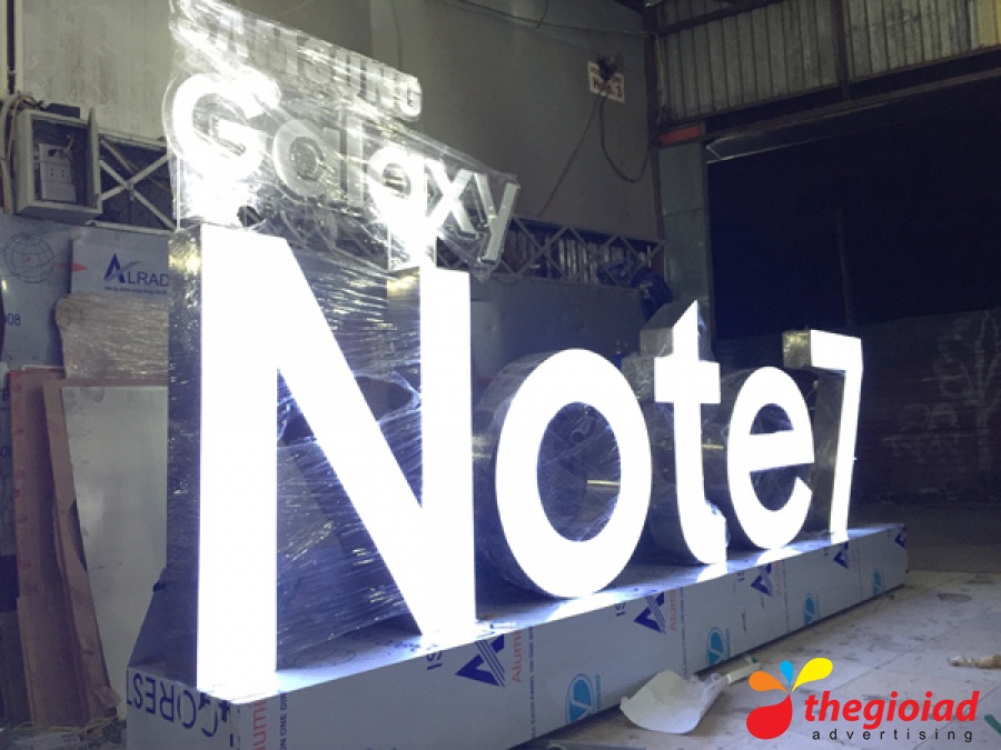 Ảnh bảng hiệu tham khảo – Thiết kế, thi công bảng hiệu chữ Inox tại Quận 1