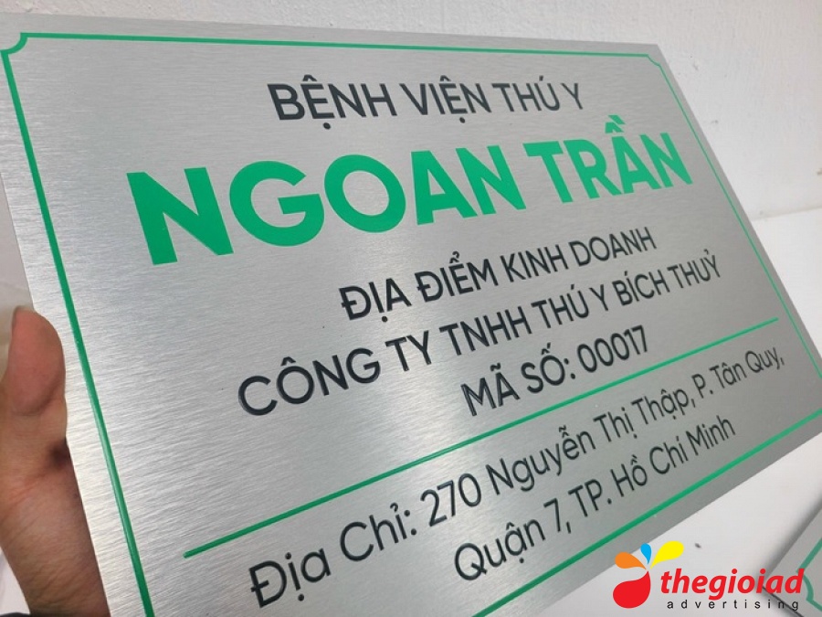 Ảnh bảng hiệu tham khảo – Các loại bảng công ty: biển tấm hay chữ rời?