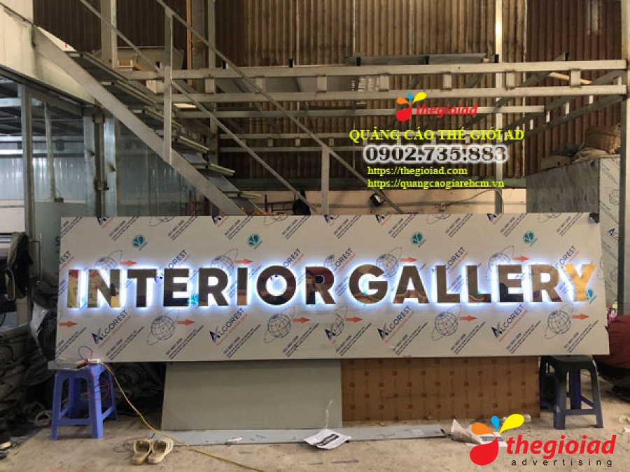 Ảnh bảng hiệu tham khảo – Chi phí chữ nổi Inox: đọc đúng vật liệu và quy cách