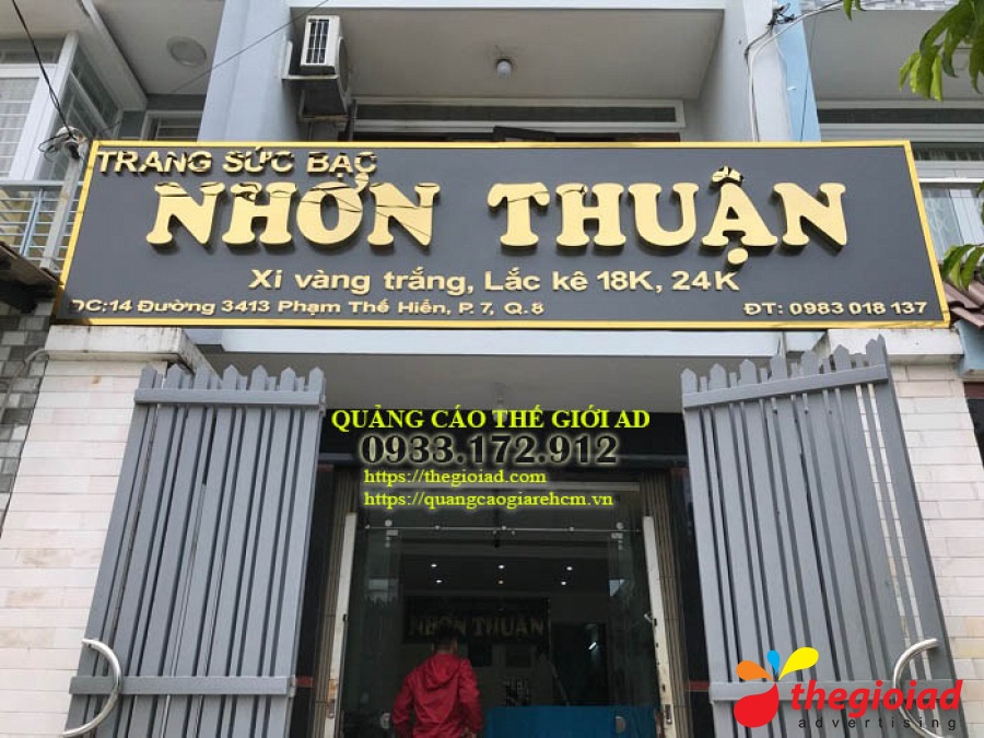 Bảng Hiệu Chữ Inox Vàng – góc nhìn 3