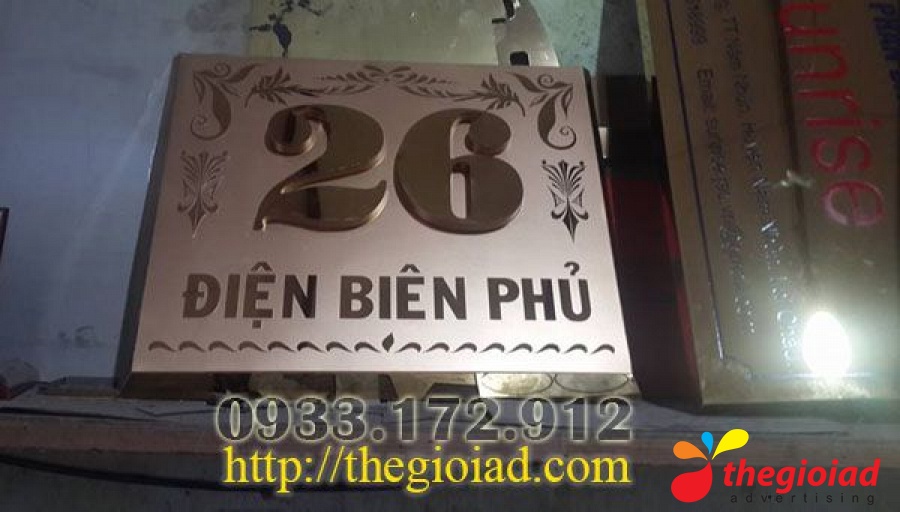 Bảng số nhà 26 Điện Biên Phủ có hoa văn trang trí