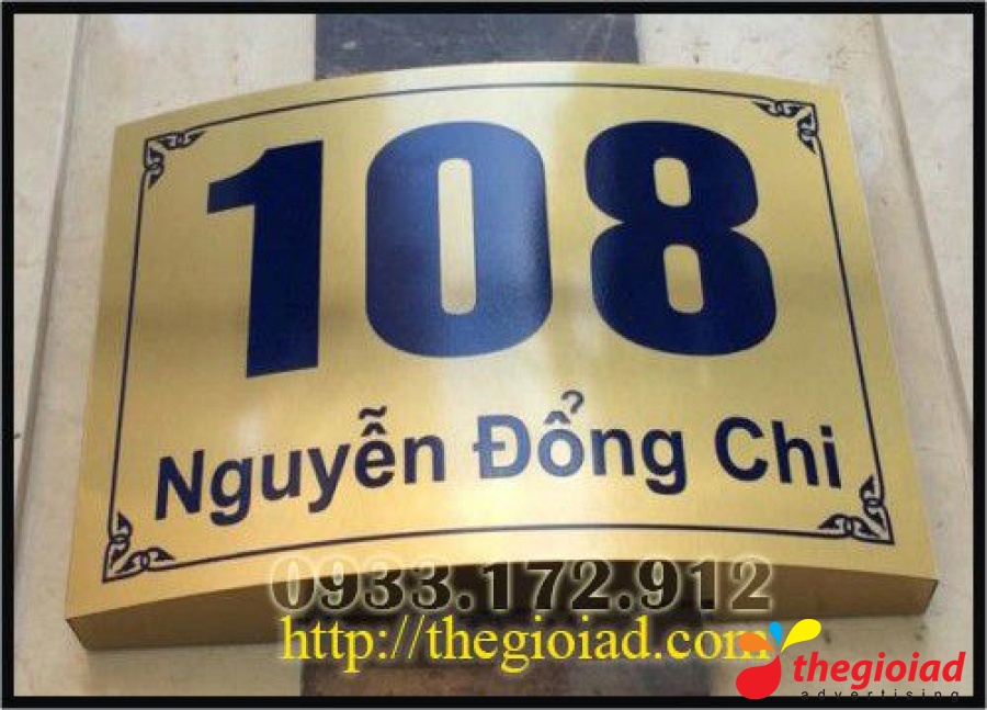 Bảng số nhà 108 Nguyễn Đồng Chi có số xanh và viền mảnh