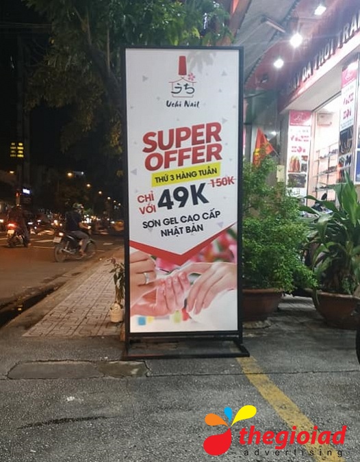 Bảng hiệu Standee – góc nhìn 11
