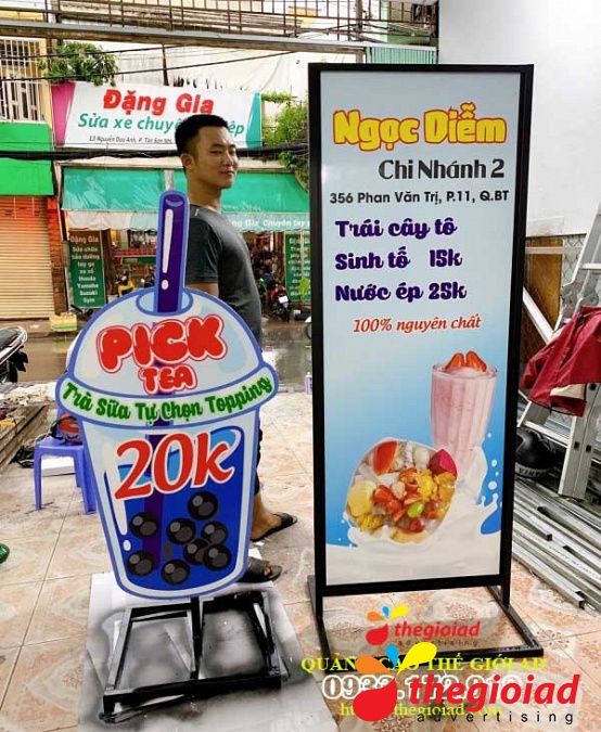 Bảng hiệu Standee – góc nhìn 4