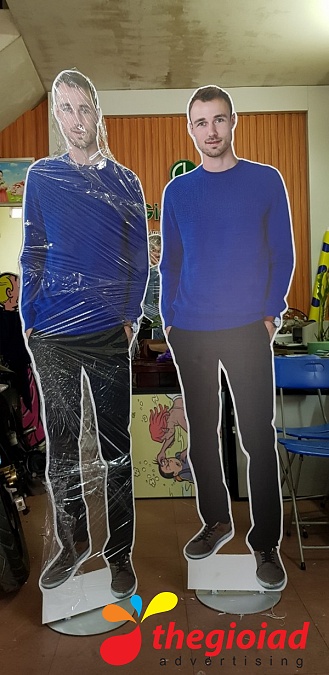 in standee hình người tphcm