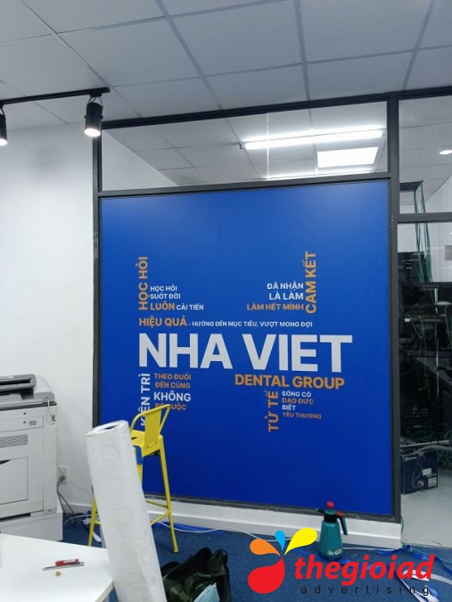 Decal dán kính – góc nhìn 10
