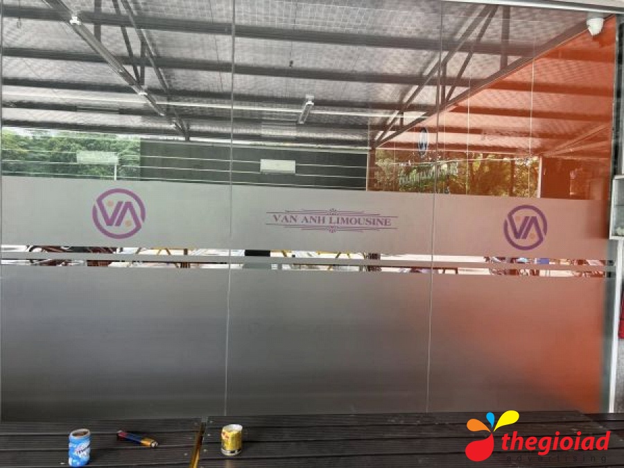 Decal dán kính – góc nhìn 2