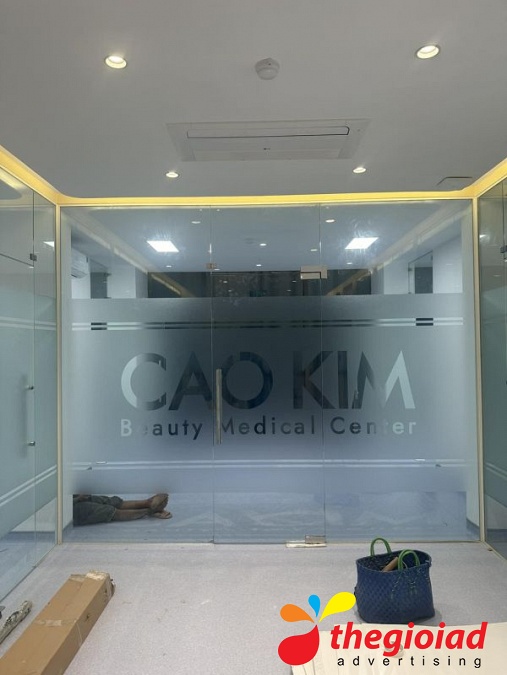 Decal dán kính – góc nhìn 8