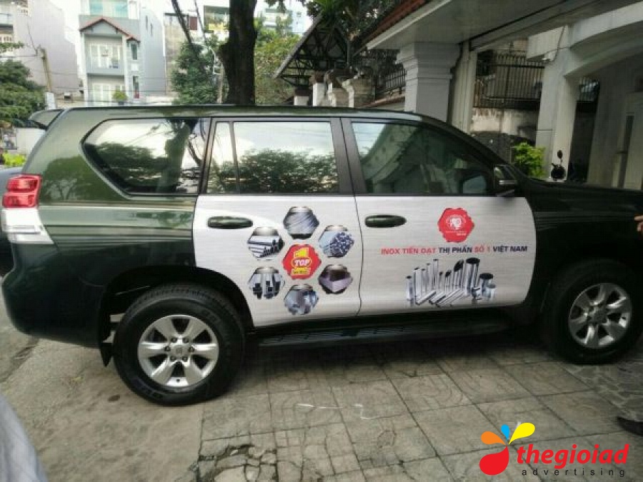 Decal dán quảng cáo trên xe – góc nhìn 2