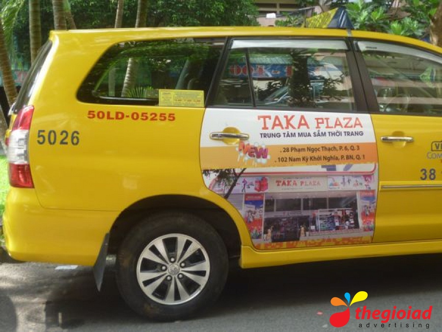 Decal dán quảng cáo trên xe – góc nhìn 4