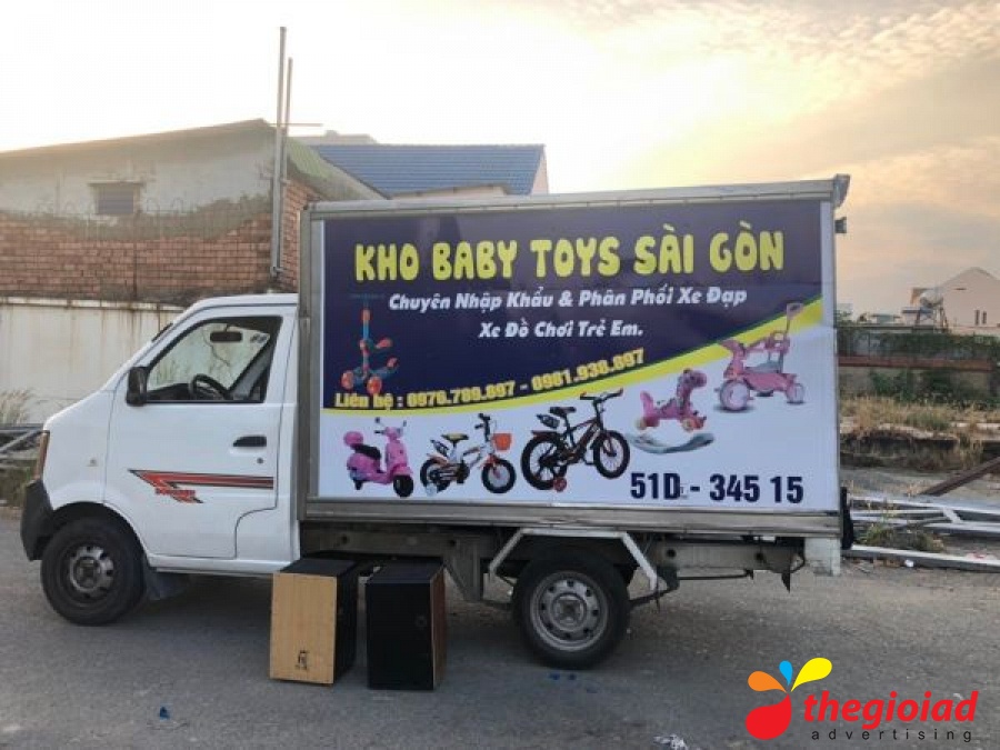 Decal dán quảng cáo trên xe – góc nhìn 7