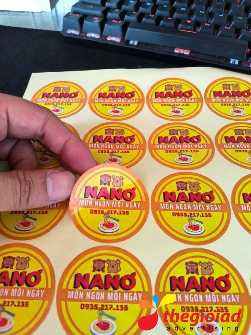 Decal tem nhãn, sticker, logo – góc nhìn 8