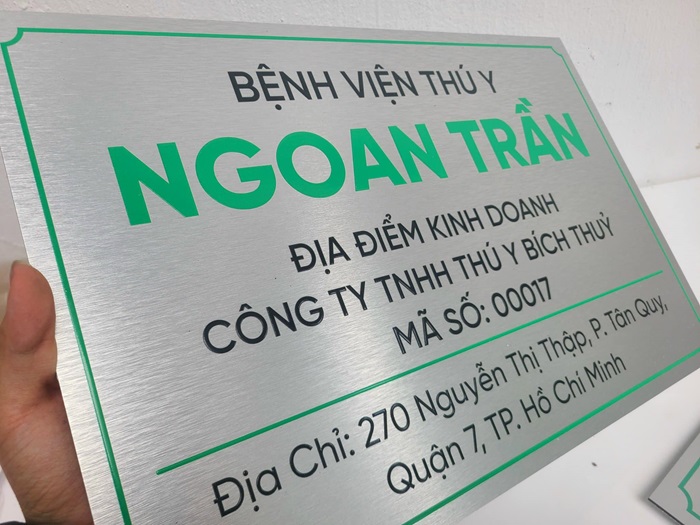 bảng hiệu công ty in uv