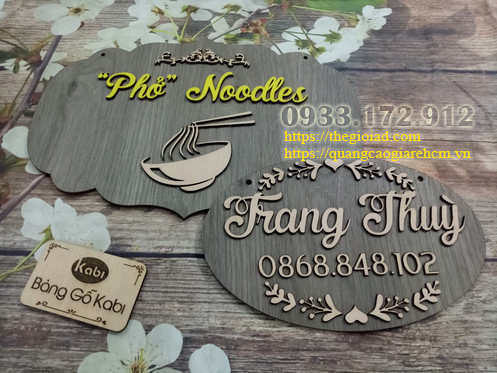 bảng hiệu bằng gỗ dùng trang trí