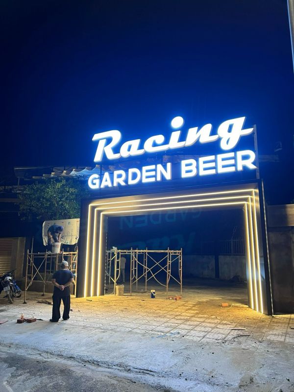 chữ nổi mica nguyên khối