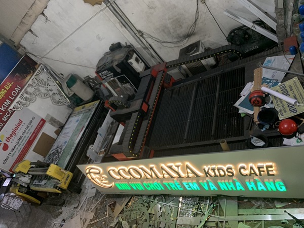 bảng hiệu quảng cáo chữ mica