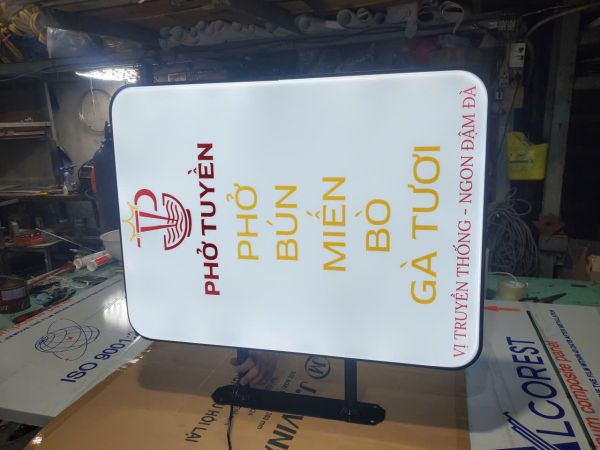 bảng hiệu hộp đèn quán ăn