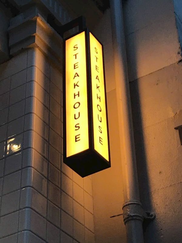 hộp đèn quảng cáo đẹp