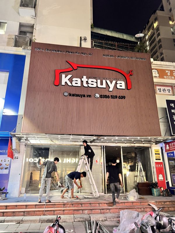 bảng hiệu quảng cáo katsuya