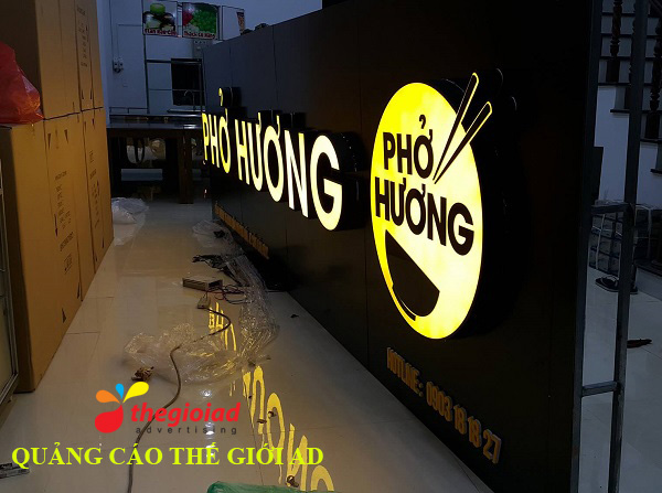 bảng hiệu phở