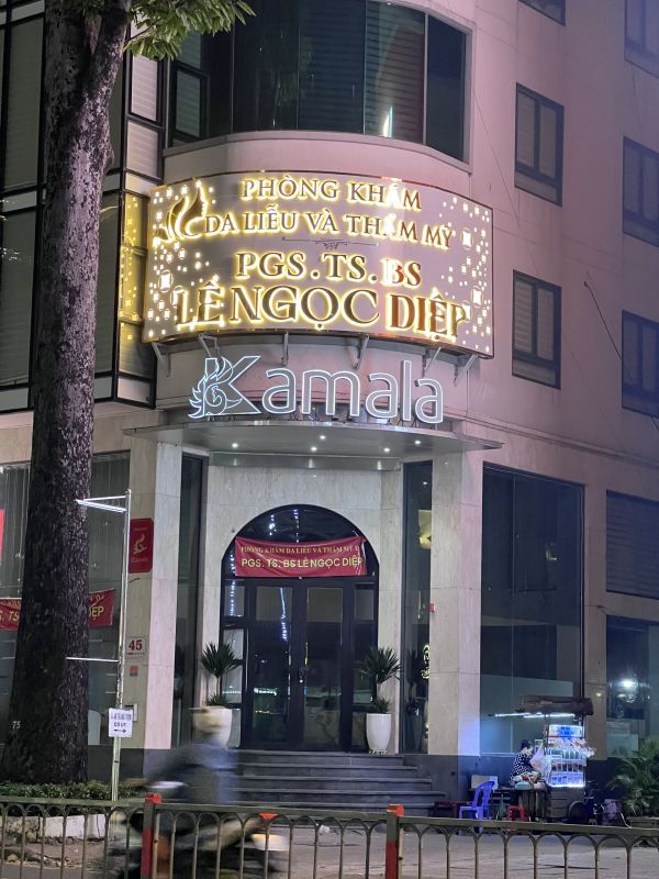 chữ inox đèn led sáng chân