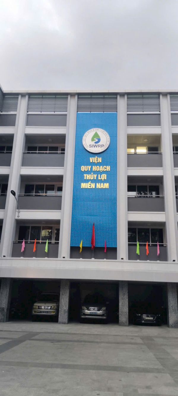 chữ inox vàng ngoài trời