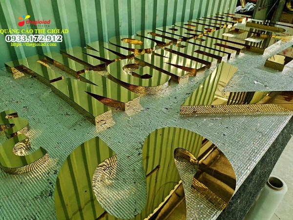 chữ inox vàng gương