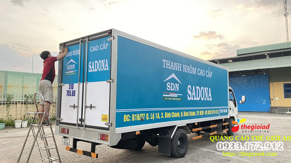 dán decal thùng xe tải