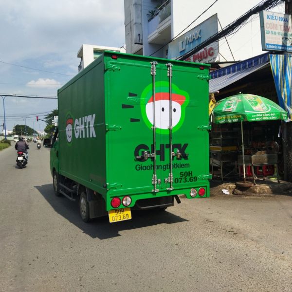 decal dán quảng cáo xe tải