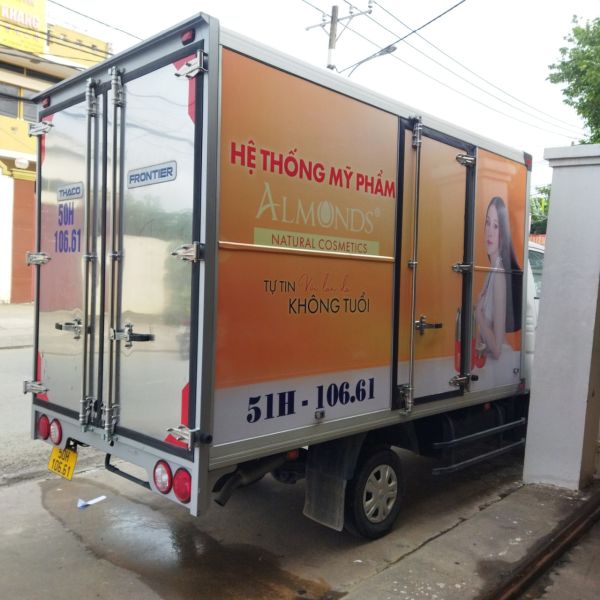 decal dán quảng cáo xe tải