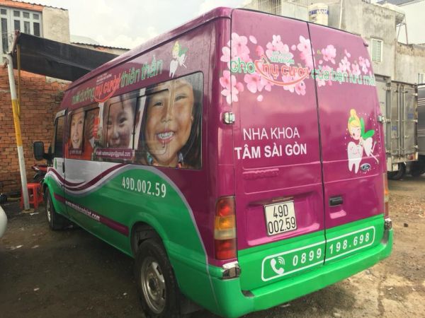 decal quảng cáo dán xe
