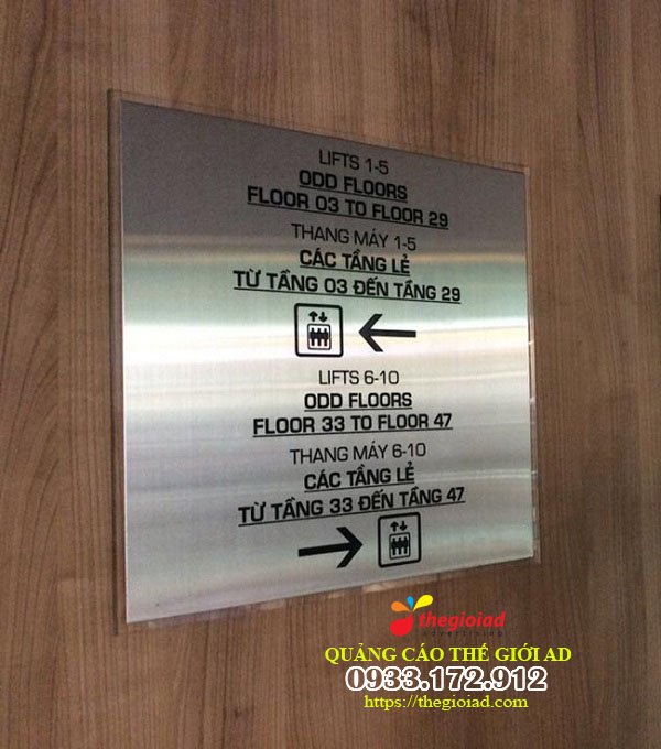 bảng chỉ dẫn inox ăn mòn