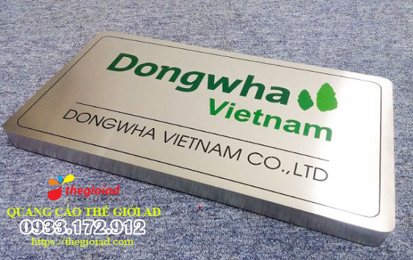 bảng inox ăn mòn bạc xước