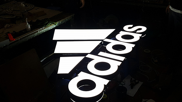 chữ nổi mica cao cấp