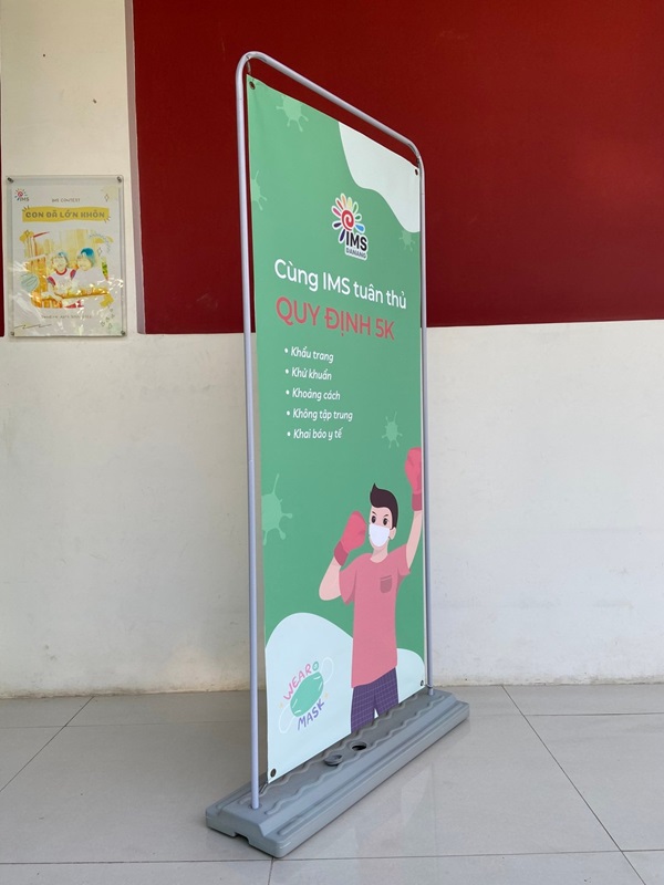 standee sản phẩm