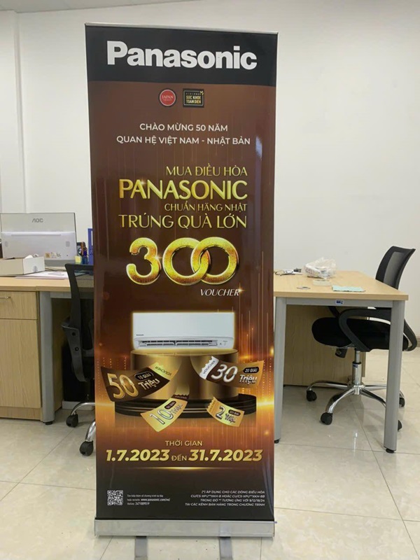 standee cuốn nhôm