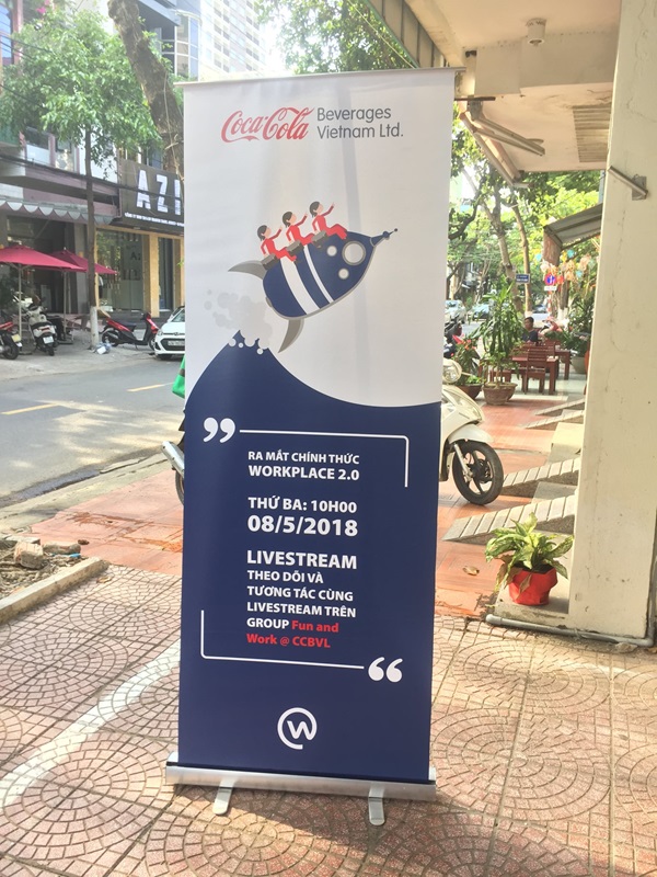 in standee tại dĩ an in standee tại dĩ an