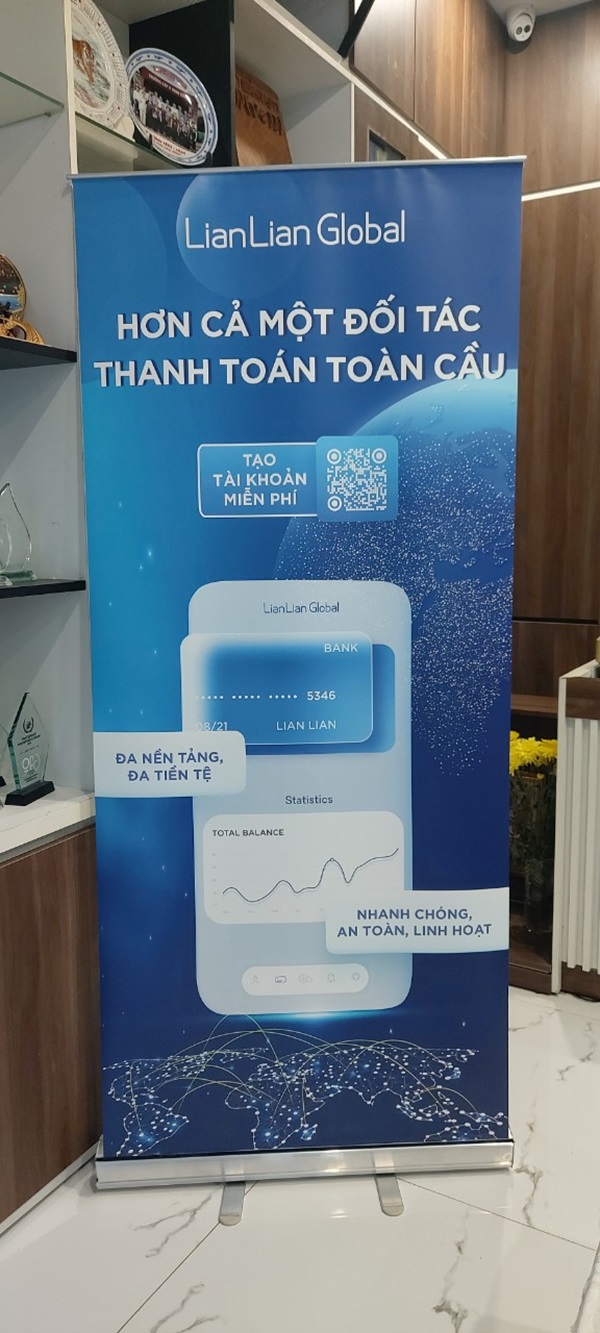 standee cao cấp