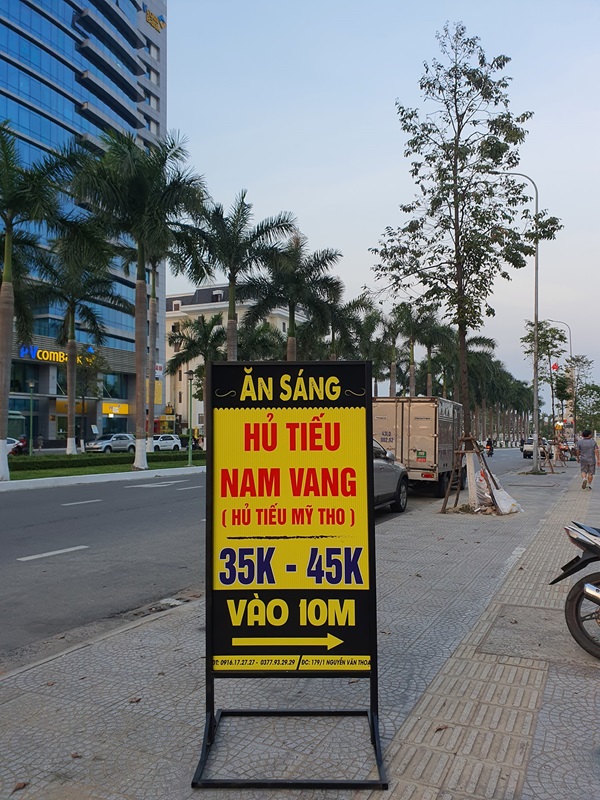 standee nhà bè