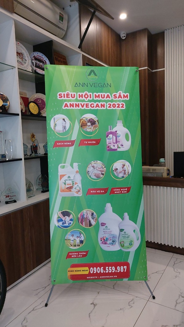 standee sản phẩm