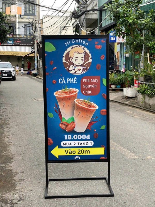 standee khung sắt