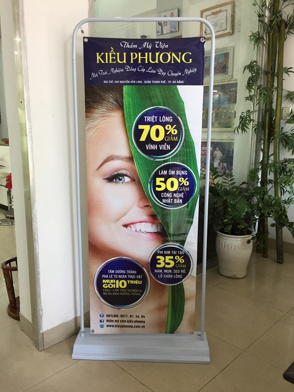 in standee đẹp