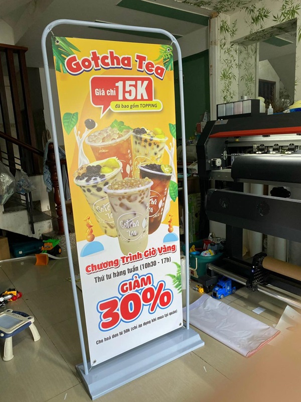 standee sản phẩm