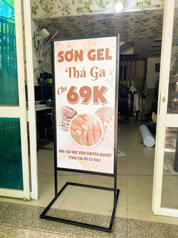 standee quận 5