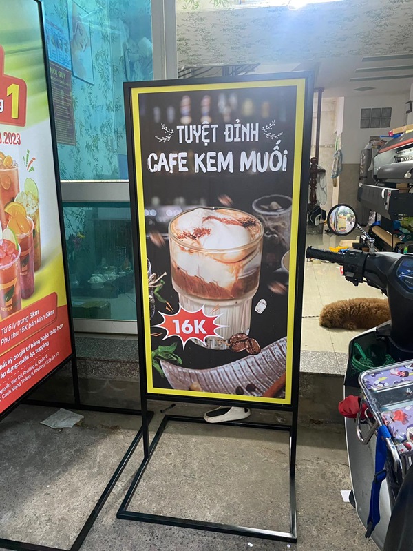 standee cao cấp