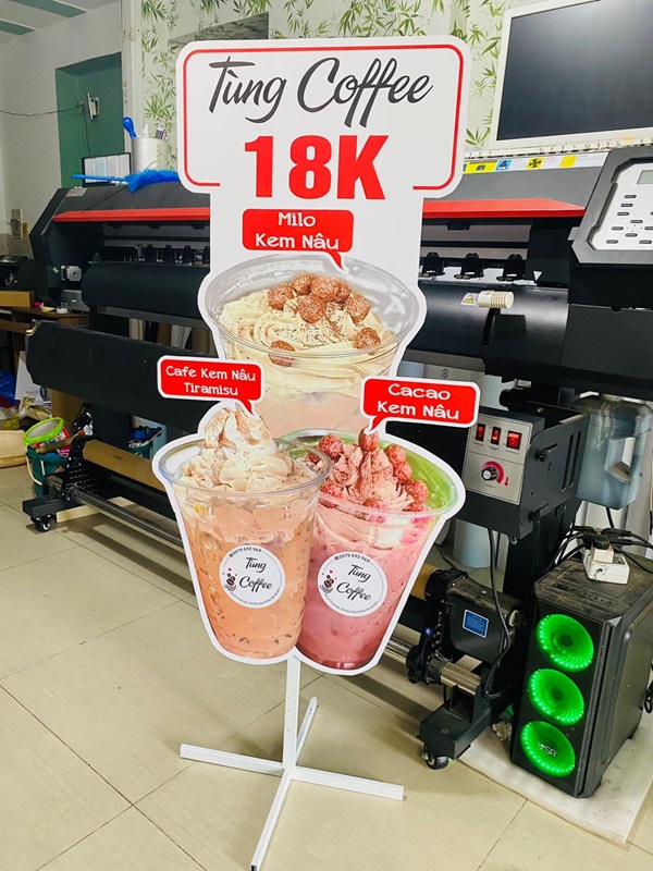 standee mô hình sản phẩm